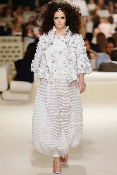 Look 69